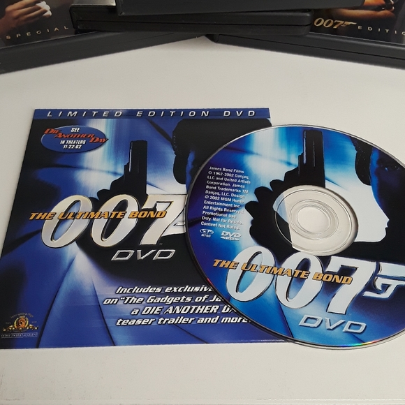 The James Bond 007 DVD Special Edition Collection (8 DVDS) - Picture 8 of 16